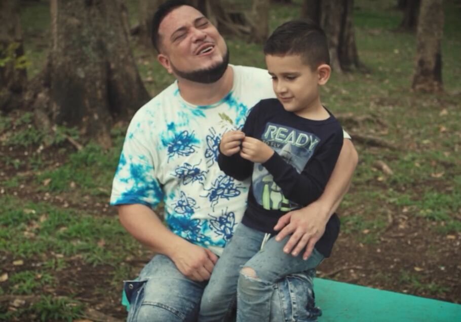 Esteban Gómez, Gonín, junto a su hijo menor Sebastián