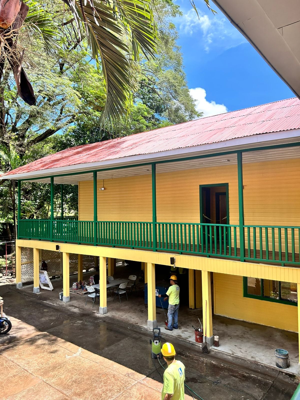 Kimberly Díaz Brenes es arquitecta del Instituto Costarricense del Deporte y la Recreación (ICODER), tiene 29 años y es oriunda de Cañas. Ella es la responsable de la renovación de la Casona Hacienda San Luis que data de 1951 y fue declarada de interés histórico Arquitectónico en 1994.