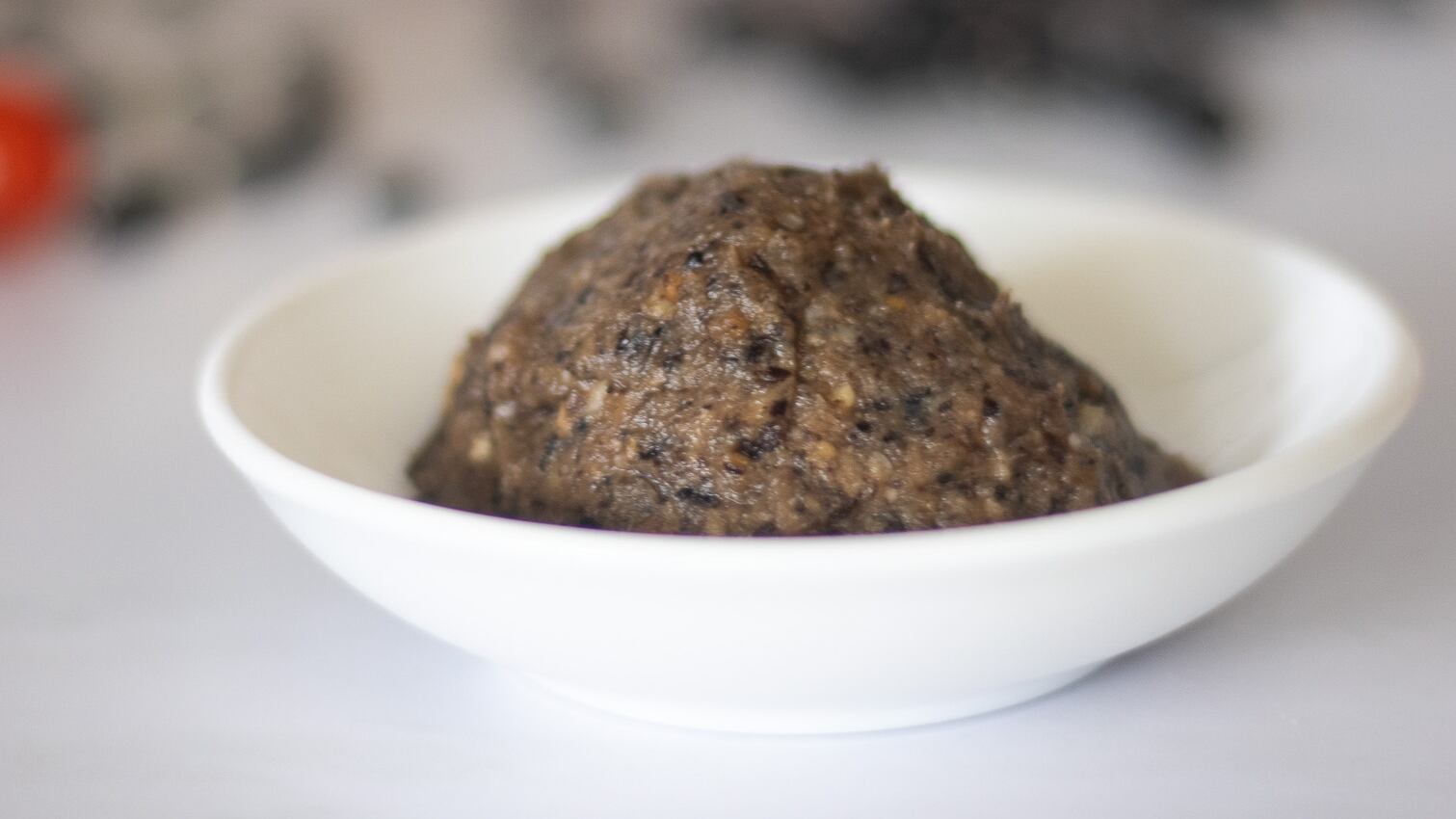 Yashiko Fallas creó un condimento japonés con productos de la dieta del tico y eso le hizo ganar un premio internacional.