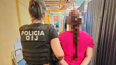 Sospechosa de vender información de 14 mil clientes bancarios a estafadores pasará meses en la cárcel