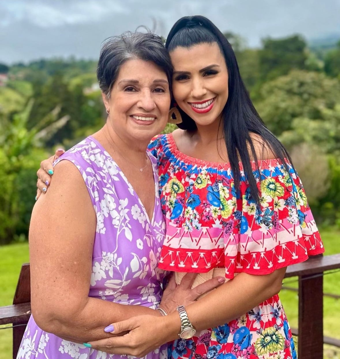 Nicole Aldana y madre