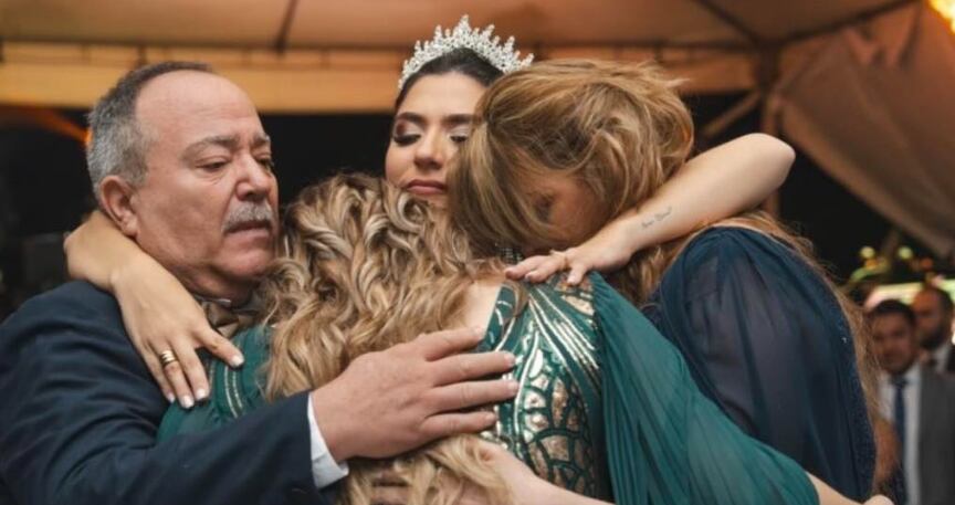 Viviana Muñoz, de Viviana en tu cocina, junto a sus hijas y su esposo