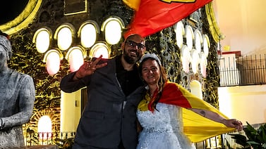 Conozca la historia de la pareja de heredianos que celebraron la 32 recién casados y vestidos de novios