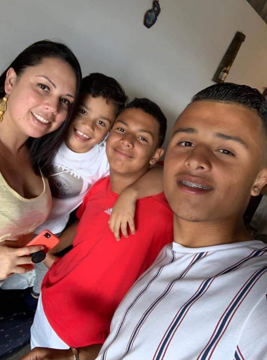 Fabricio Alemán y su familia. Cortesía.