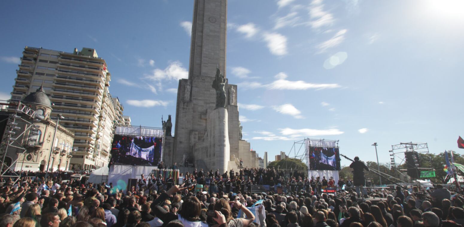 Rosario es una de las ciudades más grandes de Argentina y está llena de contrastes. Fotos tomadas de X.