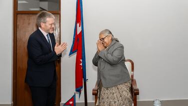 Nepal nombra primera ministra a Sushila Karki tras inédita votación en Discord