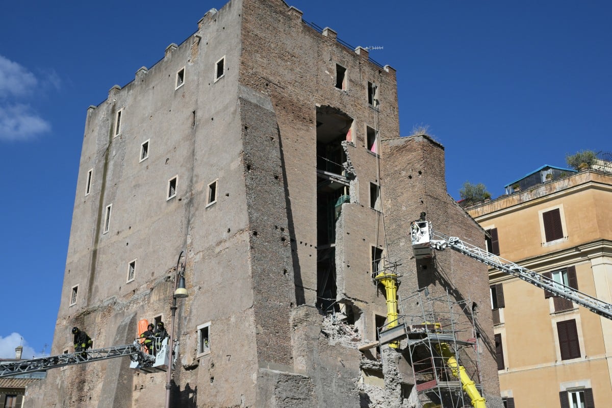 Tragedia en Roma: se derrumba histórica torre medieval con una persona adentro