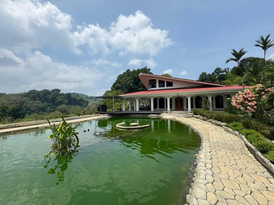 Rüdiger Schickhaus utilizó las redes sociales para ofrecer la hermosa propiedad en la que vivía junto a su esposa Manuela Daxer. Foto: Tomada de redes sociales