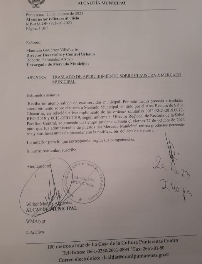 Cierre del mercado municipal de Puntarenas.
