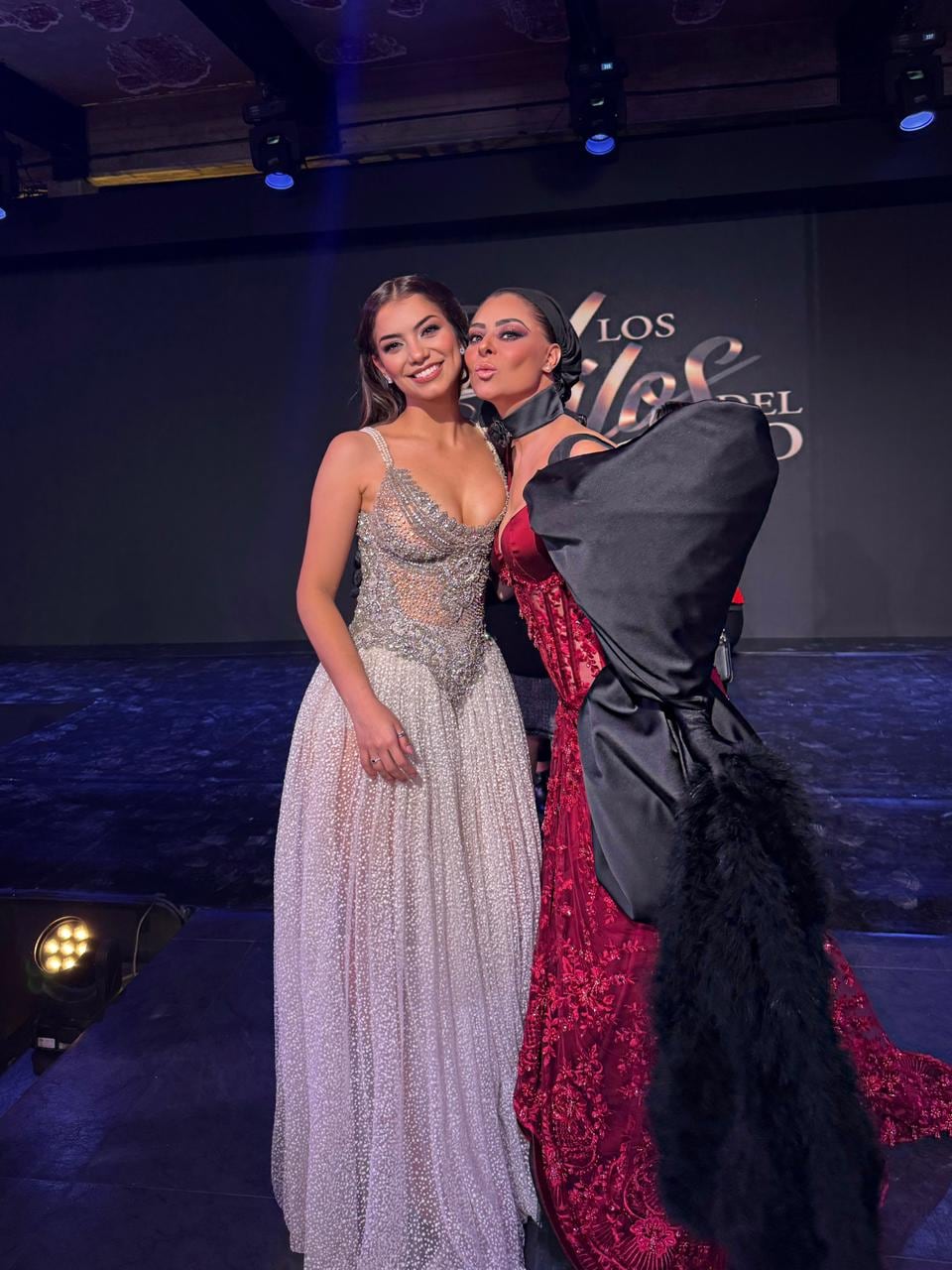 Gia Franceschi Alvarado, es la hija de la exmiss Costa Rica Beatriz Alvarado, protagonizó la novela Los hilos del pasado de Televisa.