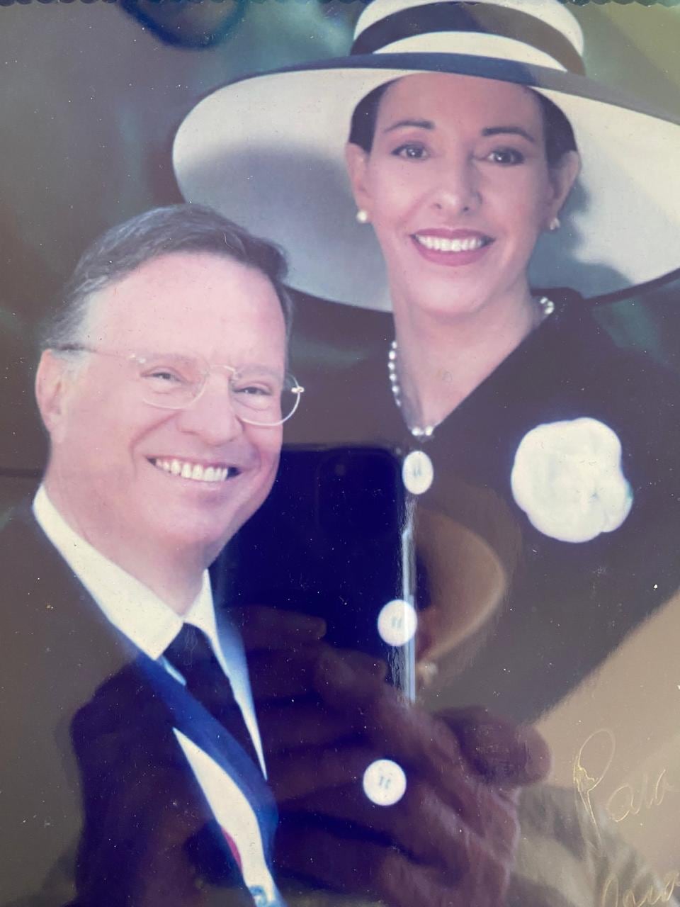 Melania Trump usó un sombrero muy parecido a uno usado por la exprimera dama Lorena Clare