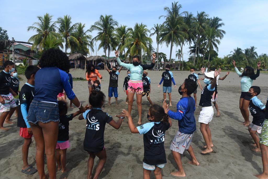 Inauguran proyecto de playa accesible en playa de Cieneguita, en Limón. Foto ICT.