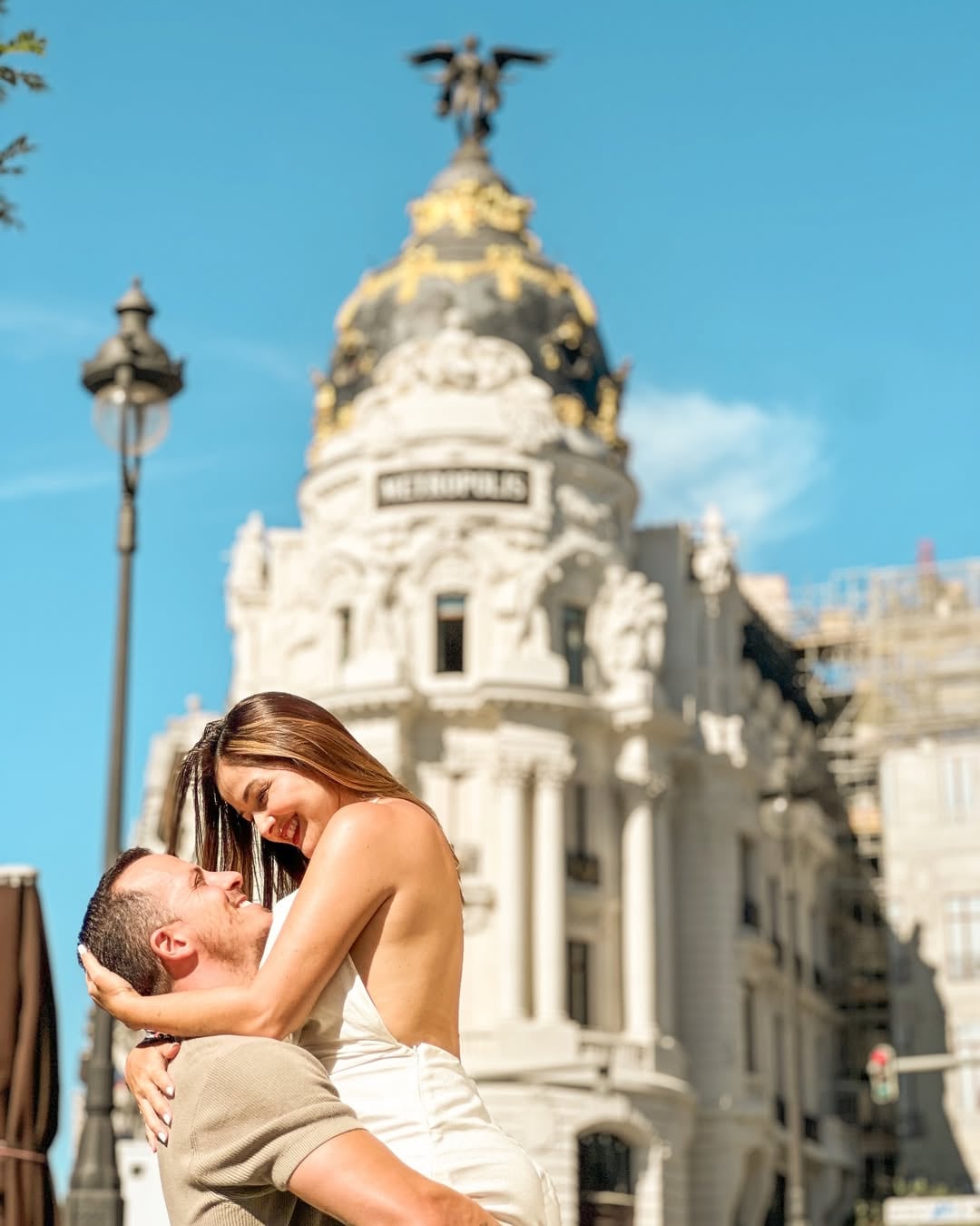 La aventura de Daniel Vargas de intentar, por segunda vez, escalar hasta la cima del monte Everest, lo separó de la celebración de una fecha que marcó su vida y la de su amada novia, Shirley Álvarez.