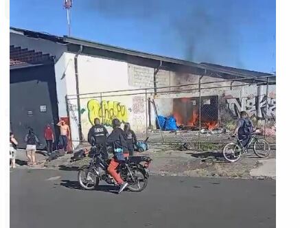 mujer muere en incendio en Pavas