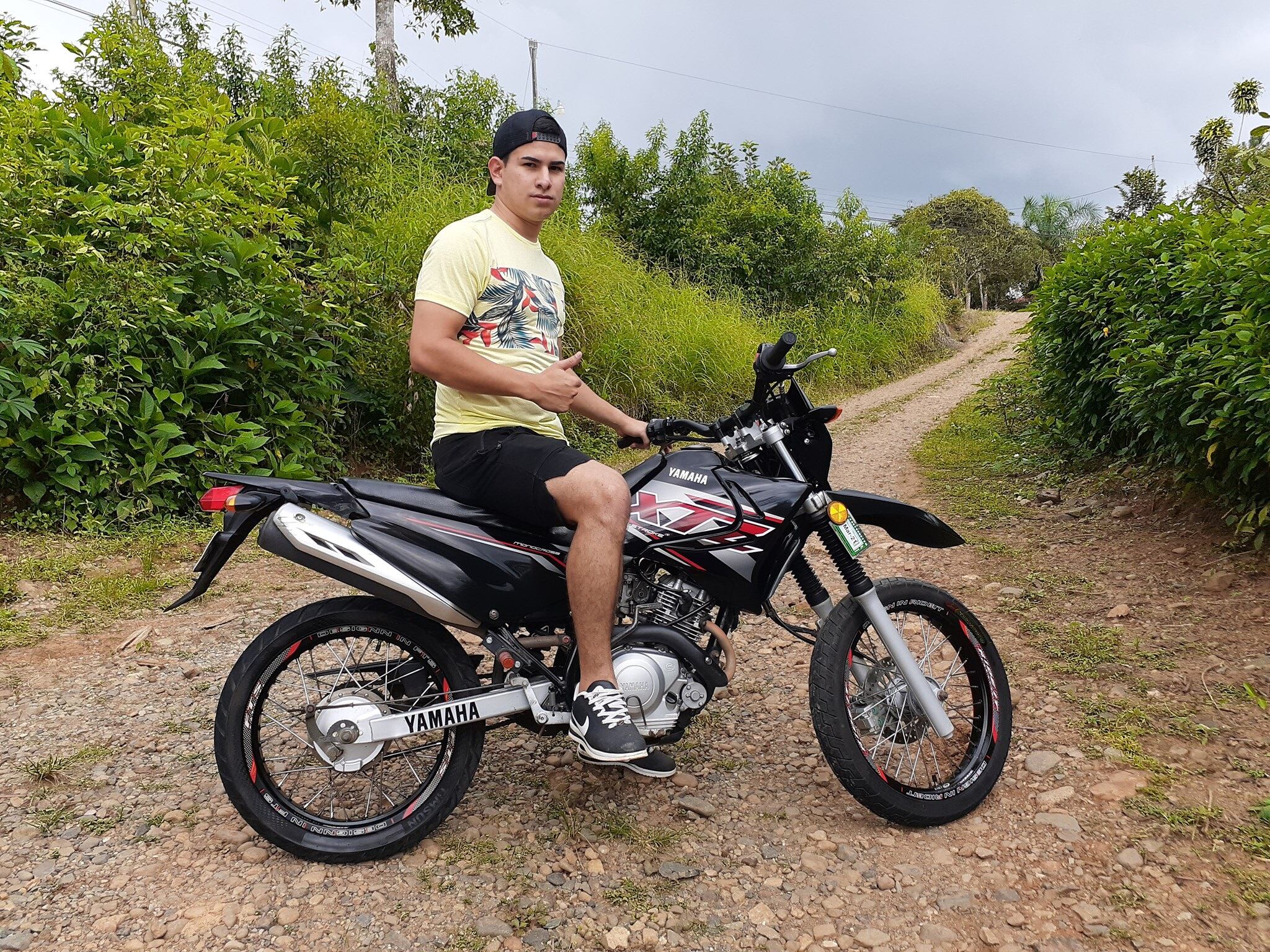 Joven guarda muere en choque cuando se dirigía hacia su trabajo en Pérez Zeledón. Foto tomada de Facebook.