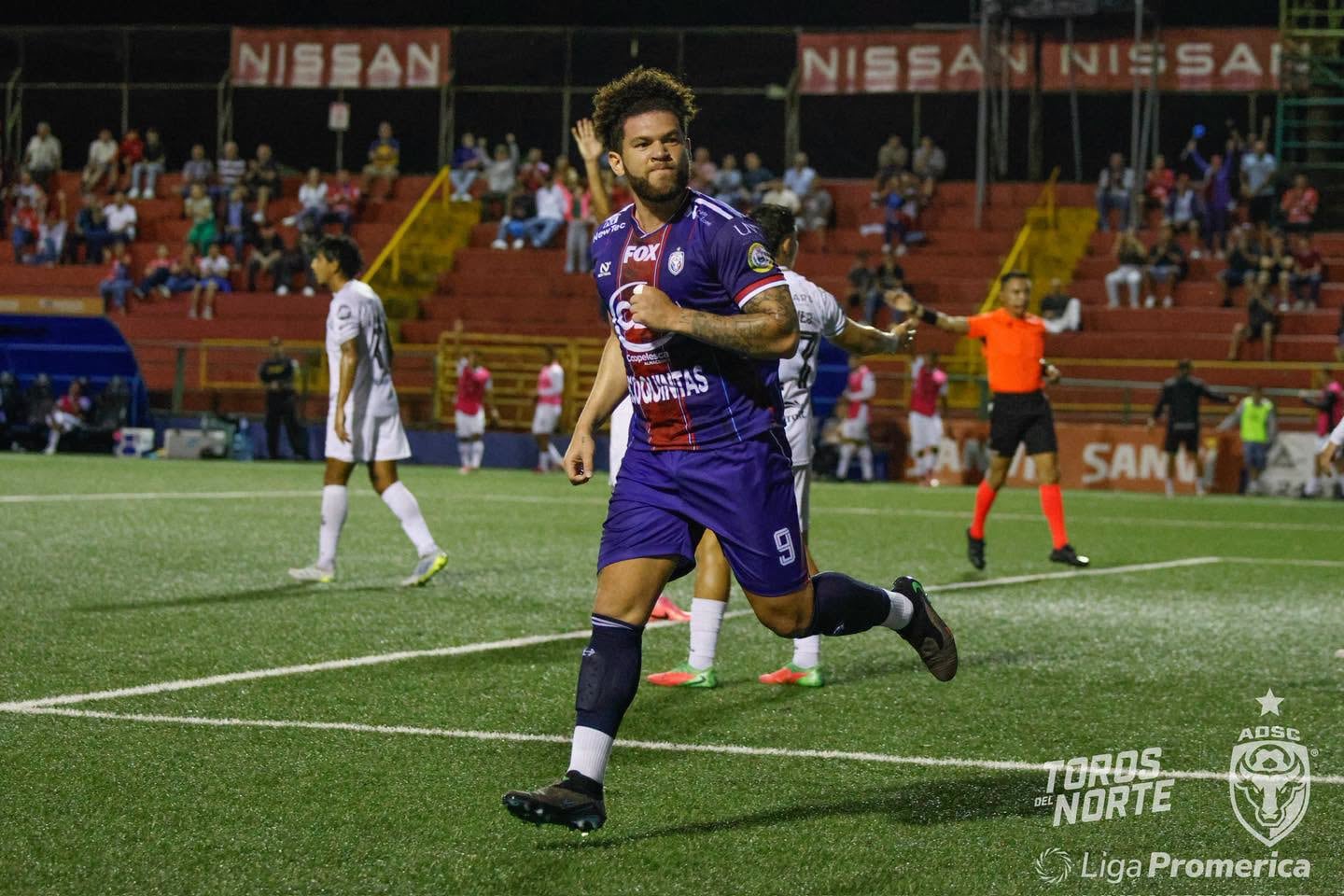 Martínez le anotó a Sporting.