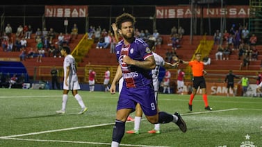 Sporting y Andrés Carevic pagaron cara la rotación y acabaron cayendo contra el San Carlos de Wálter Centeno