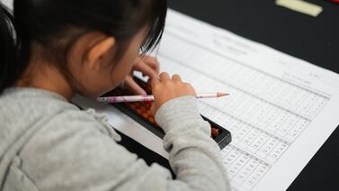 Cinco ticos amantes de las matemáticas hacen su cálculo para ir a competir a Malasia