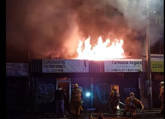 Incendio en Guadalupe provocó daños en tres locales