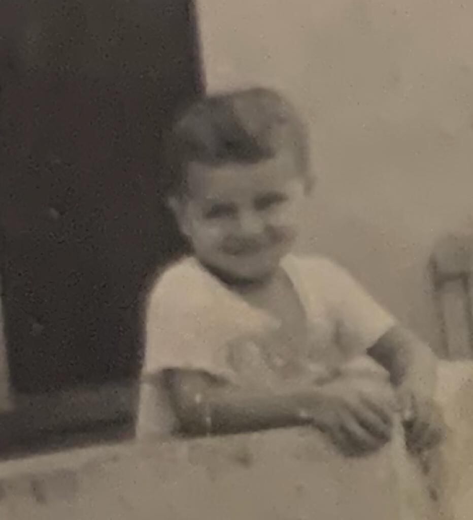 Este es don Antonio Angulo, cuando era un chiquillo. El delegado morado se crió en Barrio México. Cortesía.