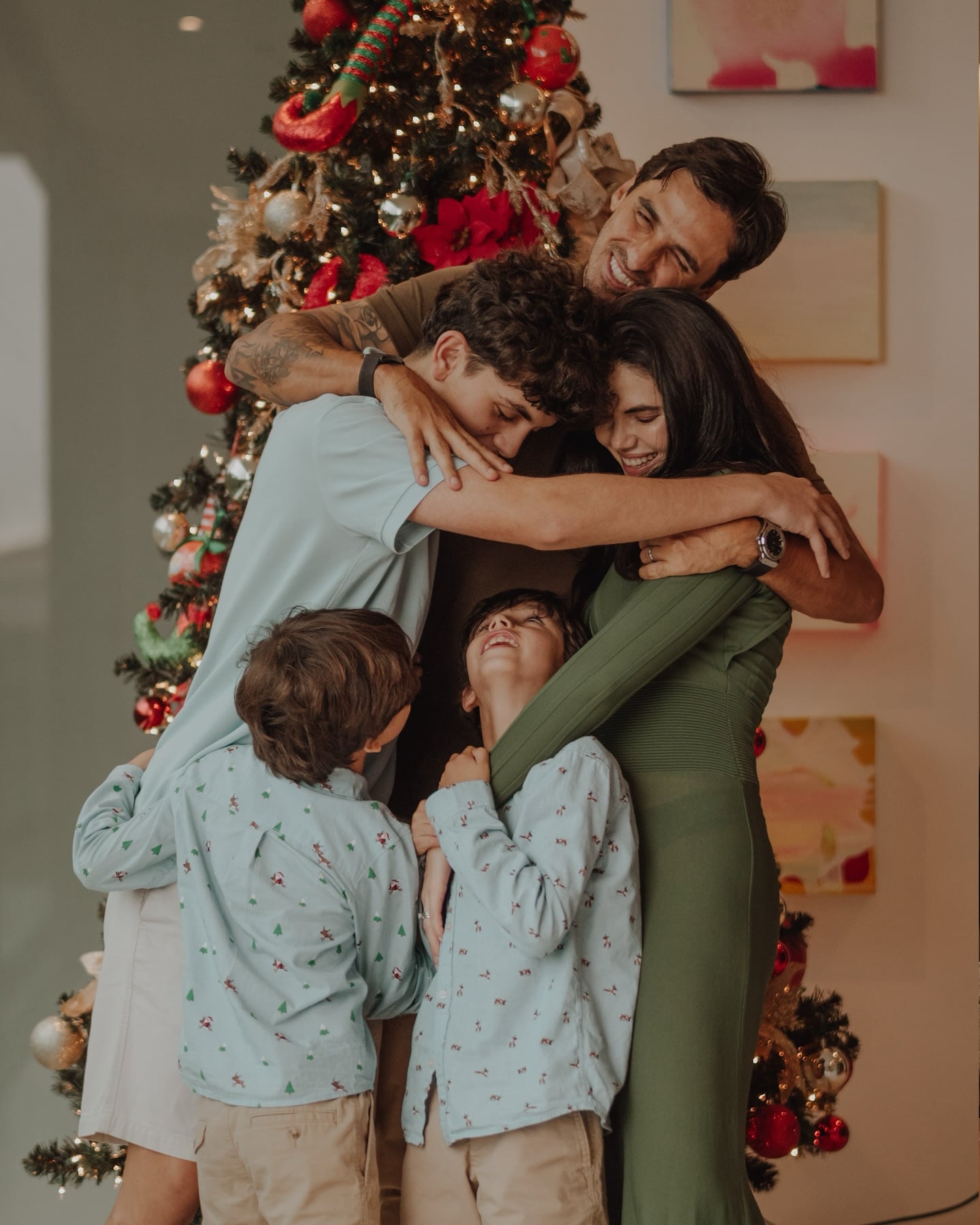 Bryan Ruiz y su familia. Instagram.