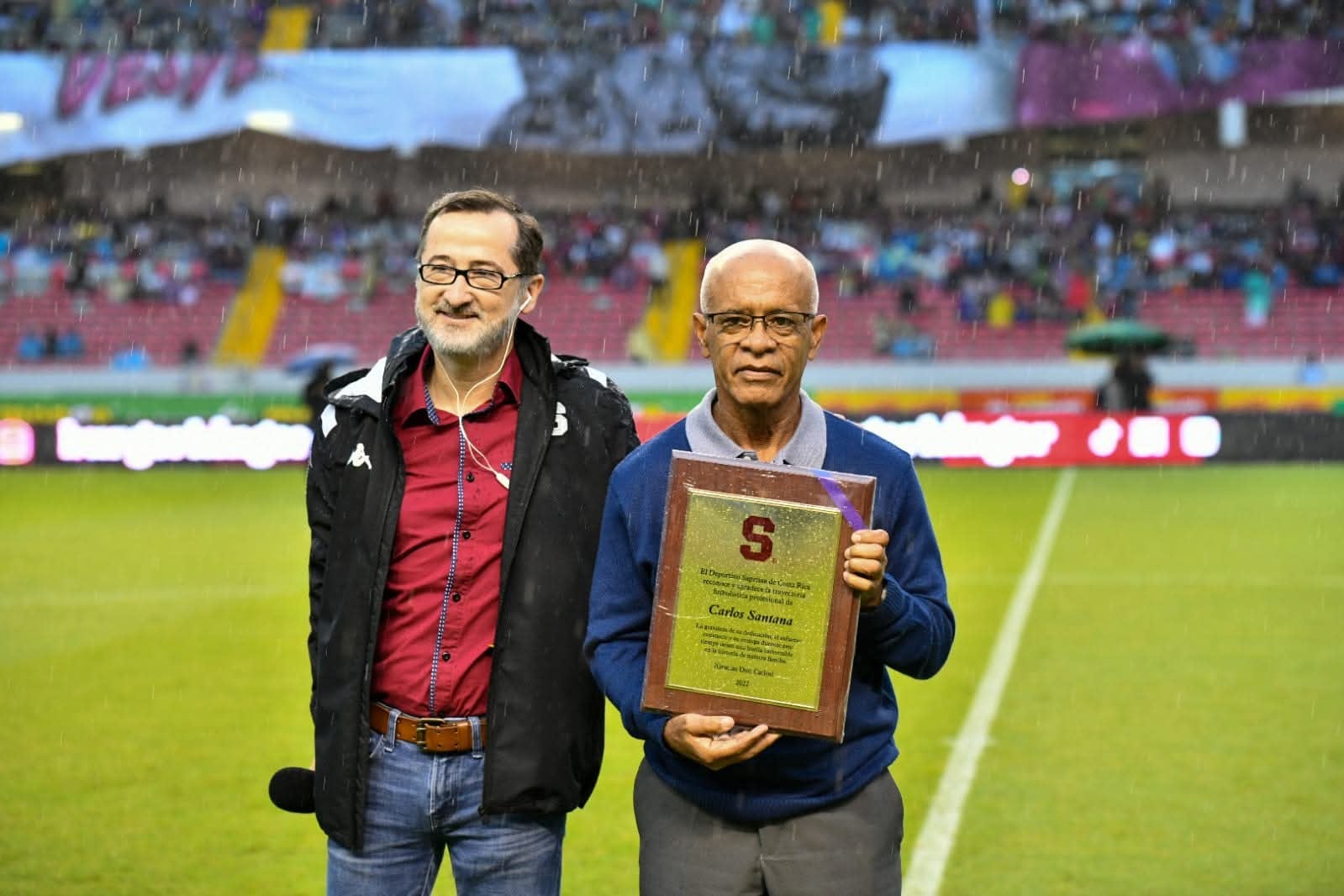 Carlos Santana no está de acuerdo con las afirmaciones de Medford sobre la liga menor