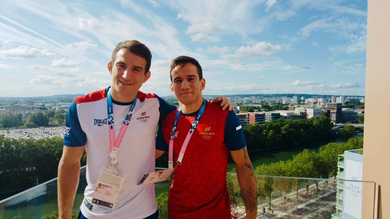 Sebastián Sancho (derecha) llevó a su hermano Ignacio como su entrenador para París 2024. Foto: Prensa CON