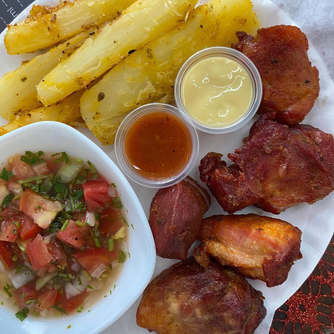 No se vaya sin probar el chicharrón.