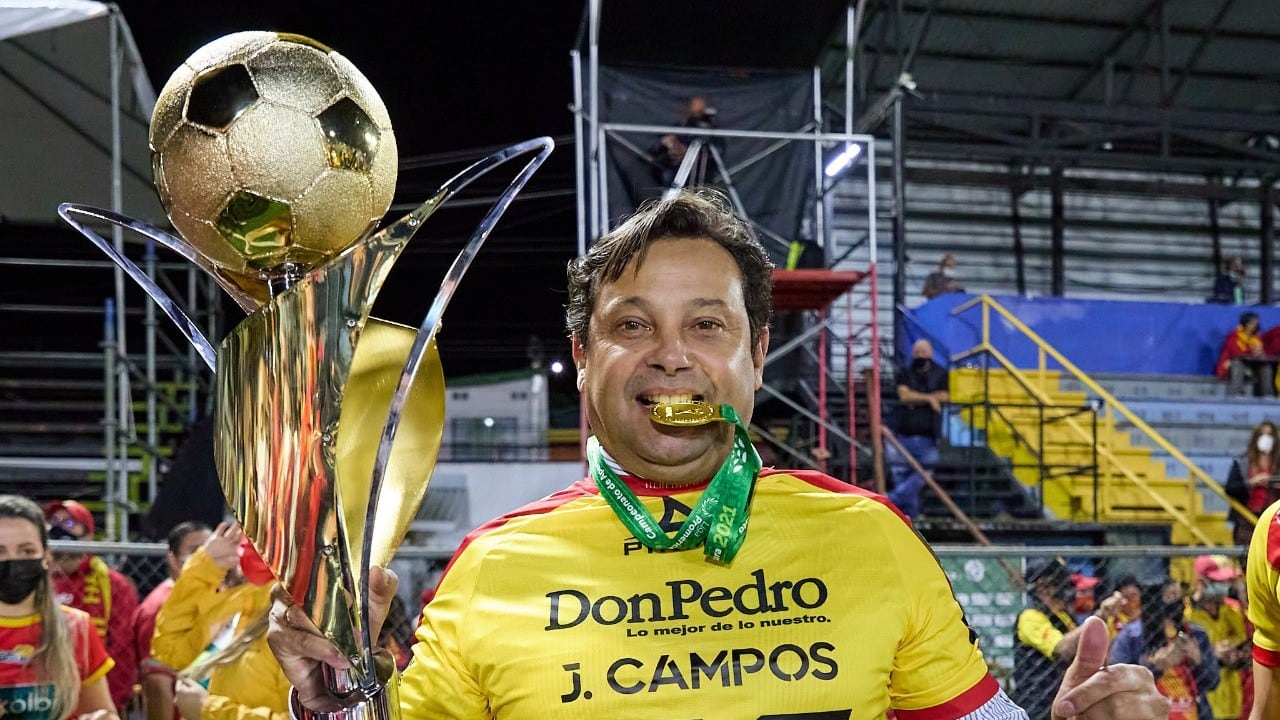 El técnico Jeaustin Campos ya pasó la primera prueba con los aficionados florenses. Sitio web Herediano.