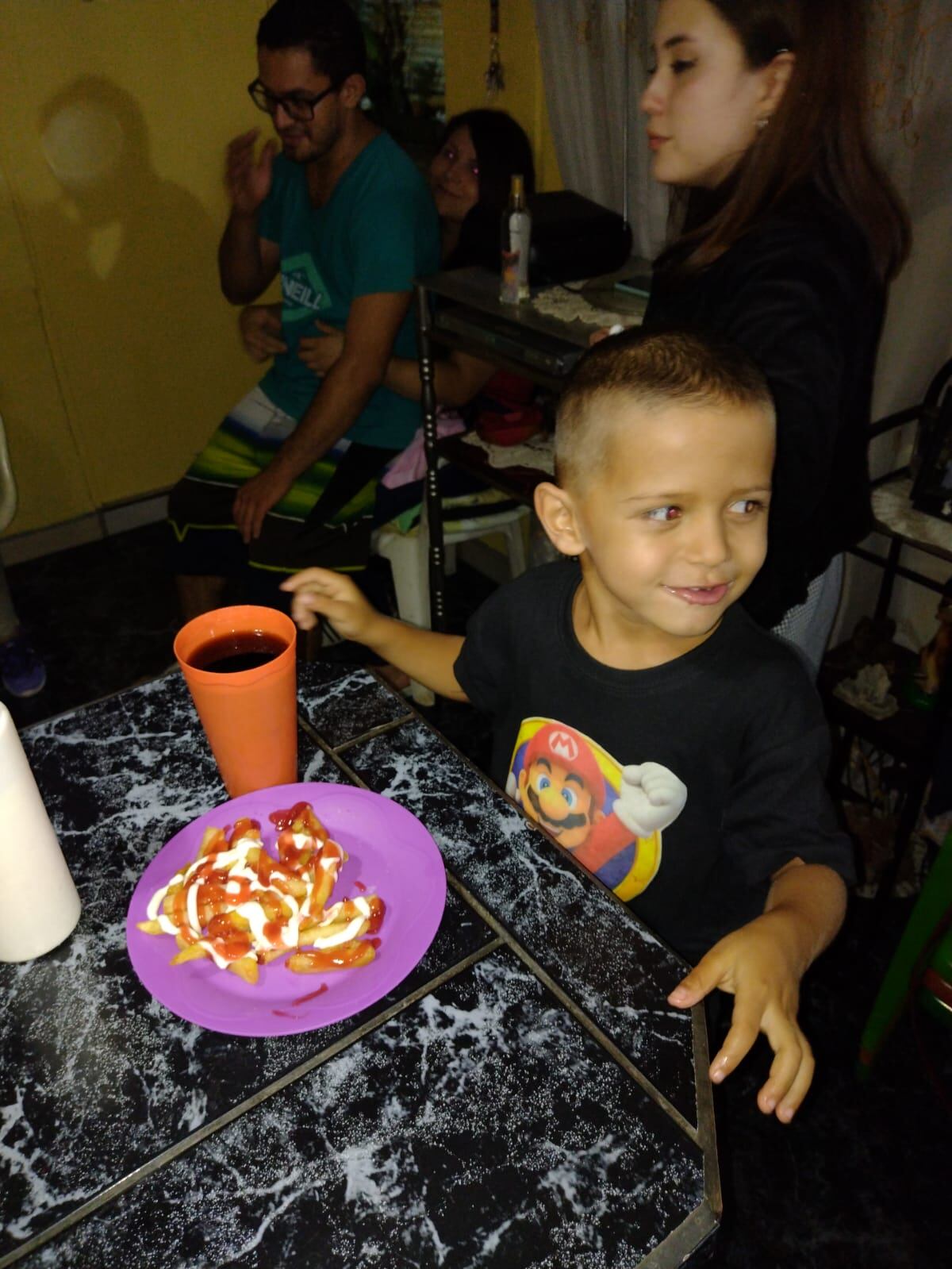 Doña Andrea Cecilia Delgado González, estuvo con sus tres hijos en Cuba desde febrero pasado, por eso le da gracias a Dios de estar ya en su amada Costa Rica