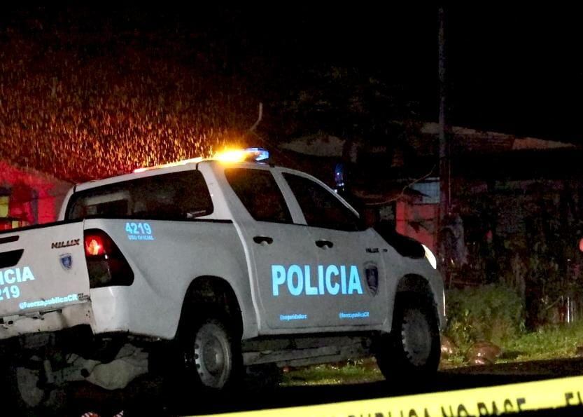 Tiroteo en cantina dejó a dos hombres fallecidos y otro atendido de emergencia en la Clínica de Batán.