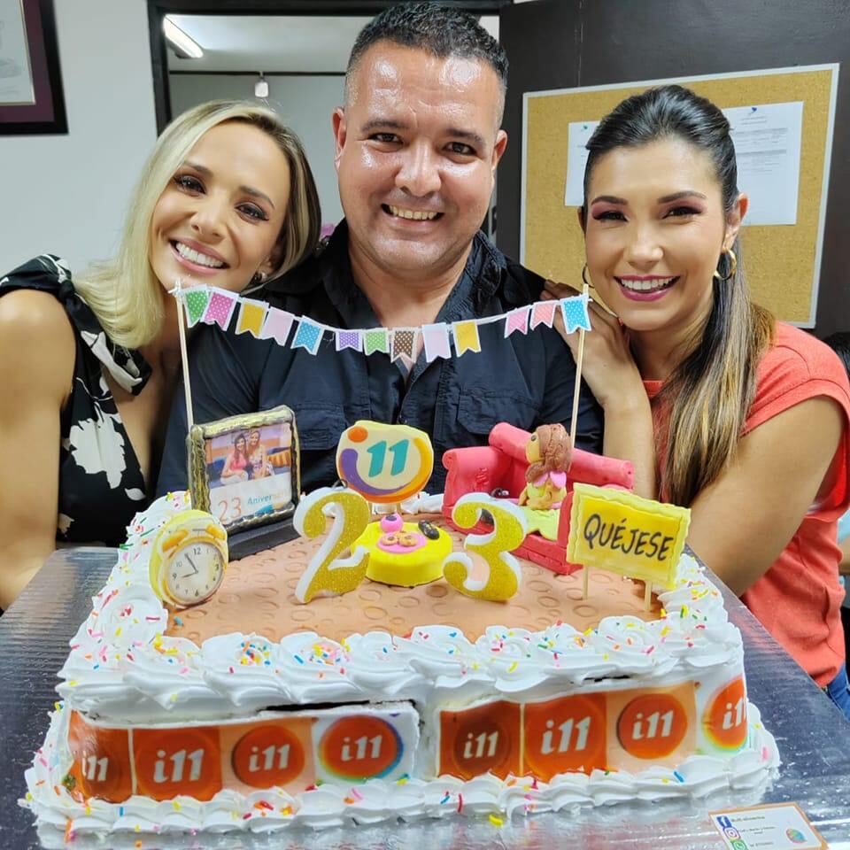 El periodista Geiner Salazar, a quien Repretel despidió este miércoles junto a Lussania Víquez, olió que la televisora prescindiría de sus servicios desde unas horas antes de conocer la dura noticia.