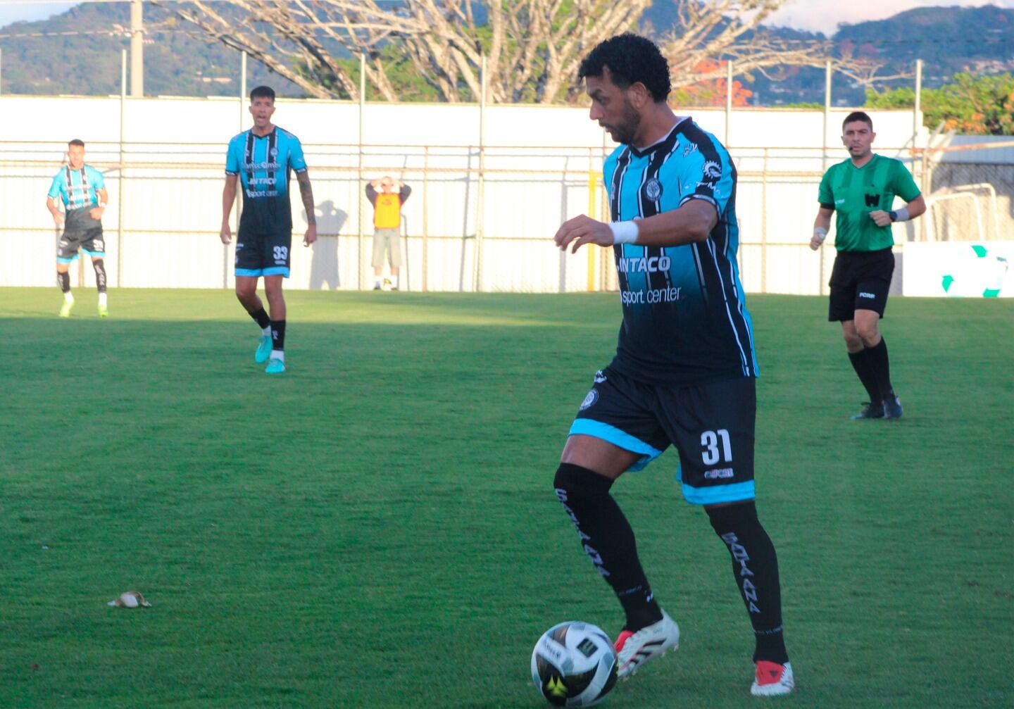 Michael Barrantes no se guardó nada y criticó la falta de profesionalismo de la planilla de Santa Ana. Facebook Santa Ana.