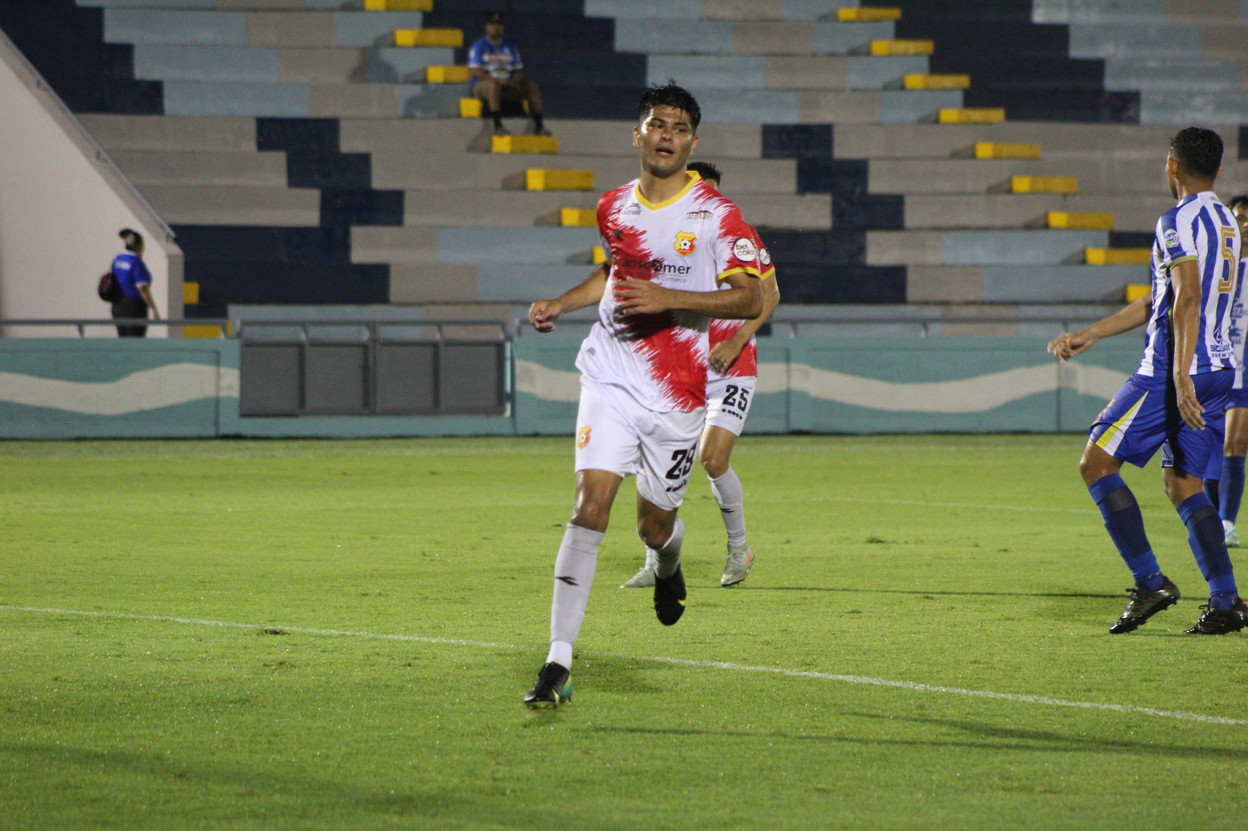 Joshua Navarro
Victoria de Honduras 2 - Herediano 4
Partido amistoso
Reinauguración del Estadio Ceibeño
12 de julio del 2025
Cortesía: Herediano