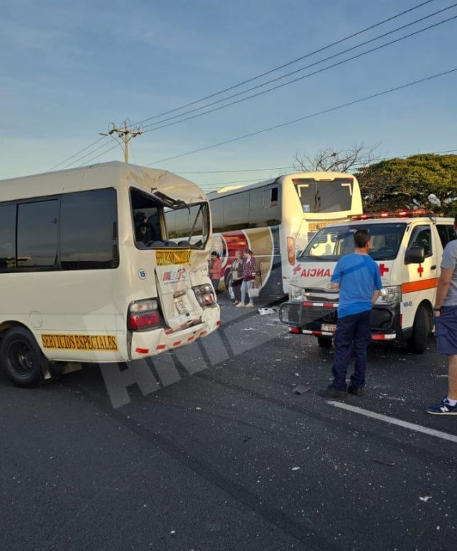 El choque ocurrió en Río Segundo de Alajuela, sobre ruta 1. Foto ANI.