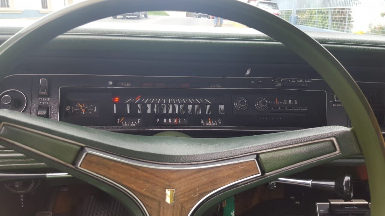 Chrysler newport propiedad de Michael Villalobos. Cortesía.