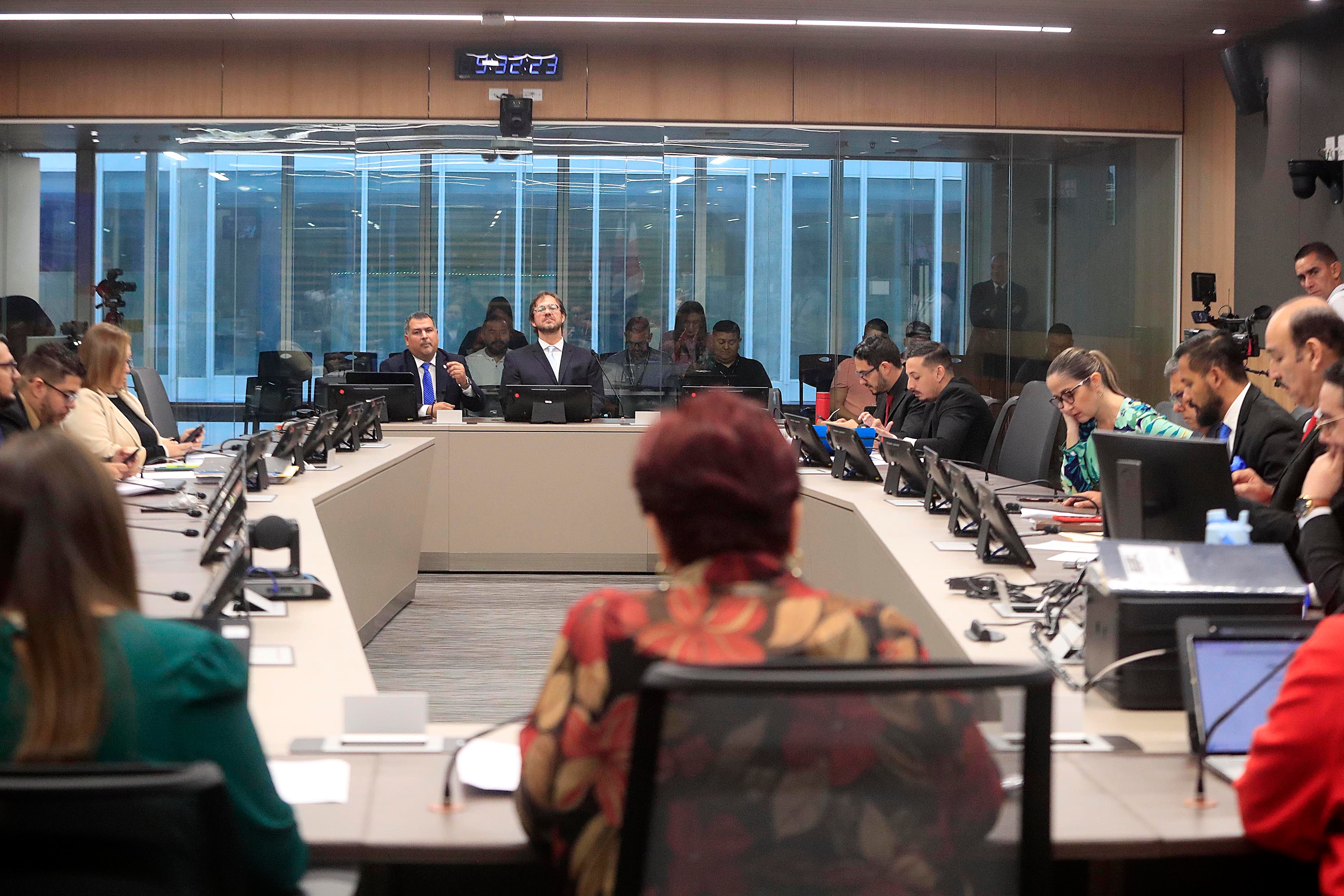 11/12/2023 Asamblea Legislativa. Federico Cruz, asesor del presidente Rodrigo Chaves, conocido como Choreco, comparece ante la Comisión de Financiamiento de Partidos Políticos.
Federico Cruz; Asesor del presidente Rodrigo Chaves; Choreco; Comisión de Financiamiento de Partidos Políticos
Federico Cruz, Choreco, comparece