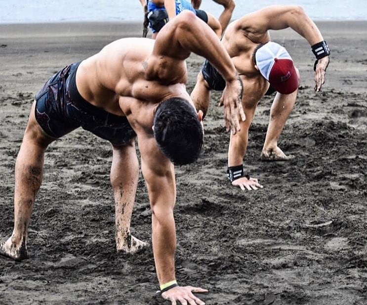 Adrián Lizano es el nuevo galán de María Teresa Rodríguez