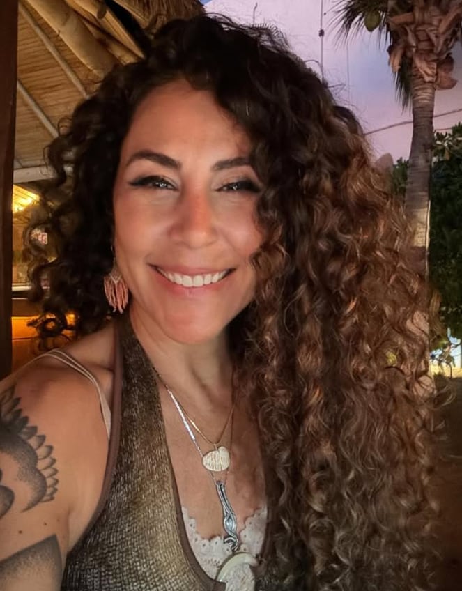 Vica Andrade y sus hijos en la fiesta de los 15 años de Coral, la menor de sus hijos.