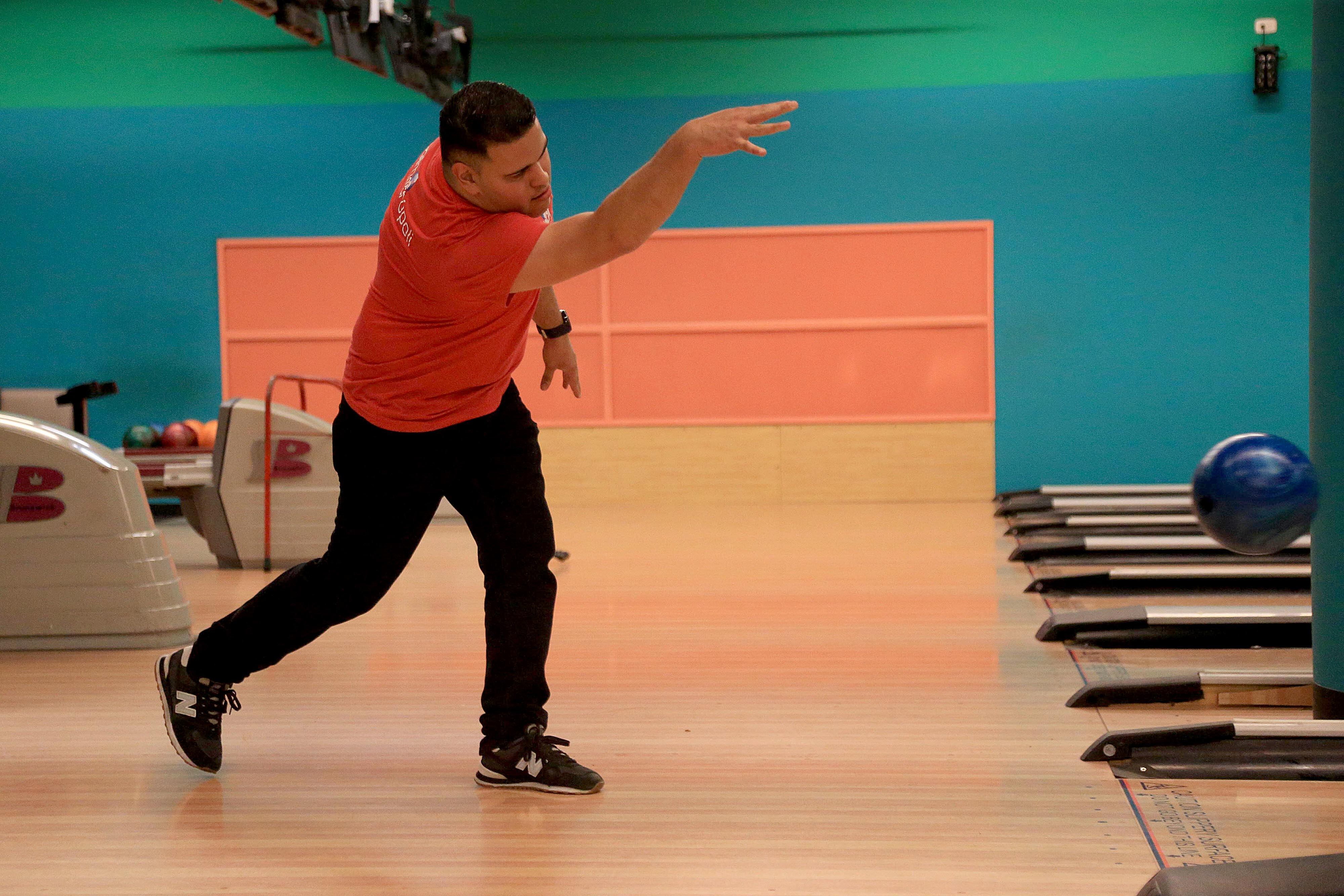 20/02/2024 Cartago. Boliche Metrópoli, en el primer piso del centro comercial Paseo Metrópoli, ofrece un ambiente para practicar el deporte de los bolos, disfrutar y compartir en familia o con amigos, jugar billar o futbolín y/o comer rico. Foto: Rafael Pacheco Granados