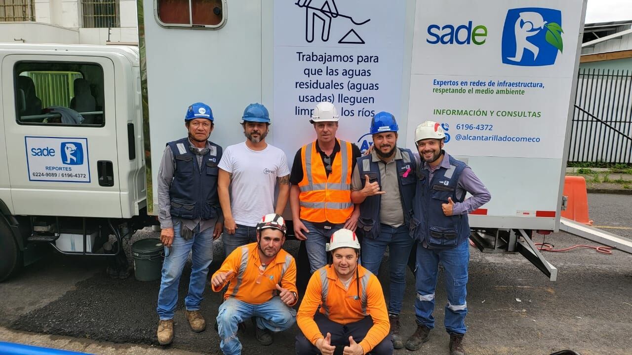 Sasha es un ciudadano alemán que se enamoró del Saprissa, luego de ver un banderazo del equipo, la semana pasada. Cortesía.