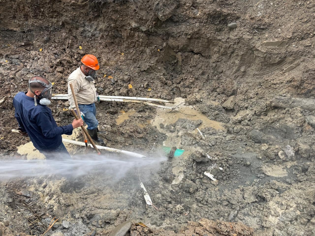 Delincuentes perforan por error ducto de gas en Moín