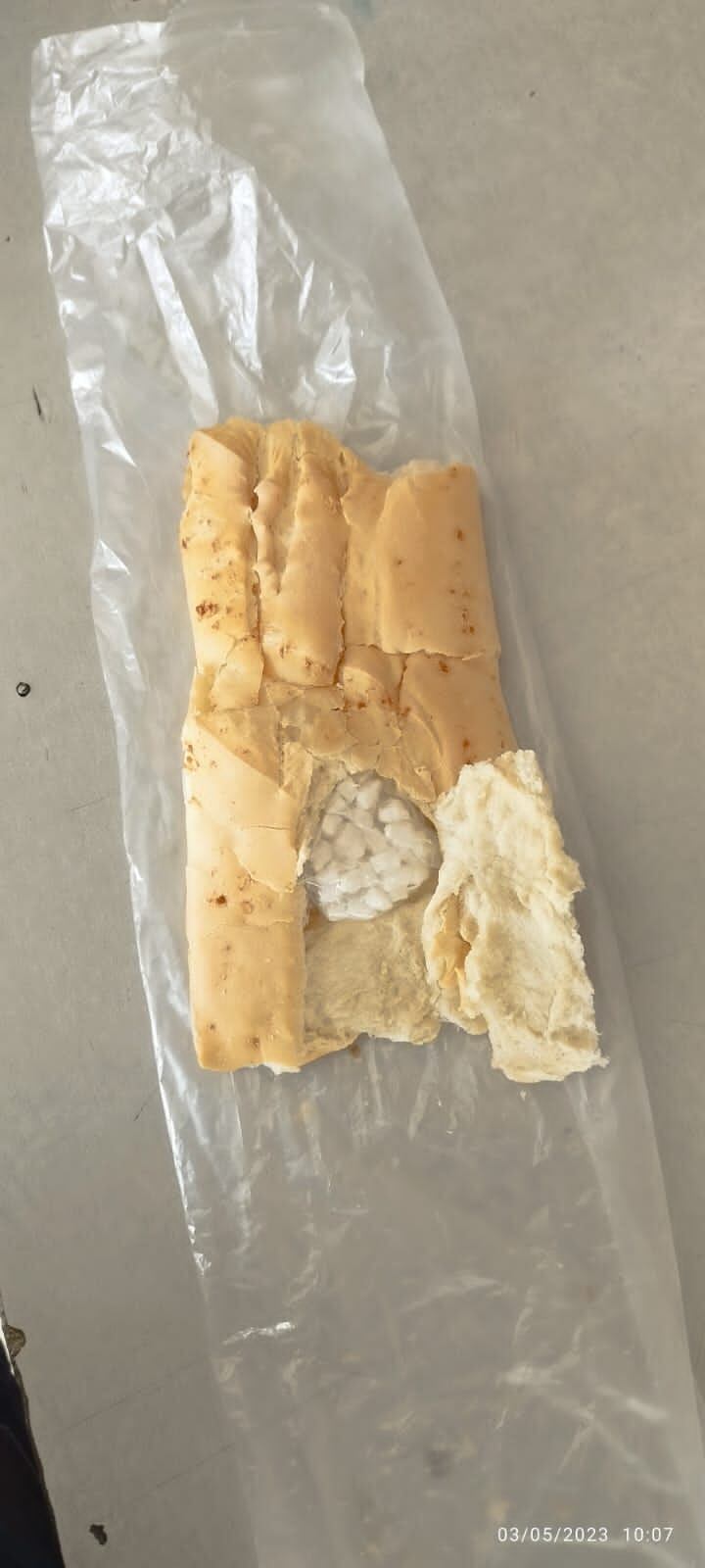 Dentro del "sándwich" habían 132 dosis de crack. Foto MSP.