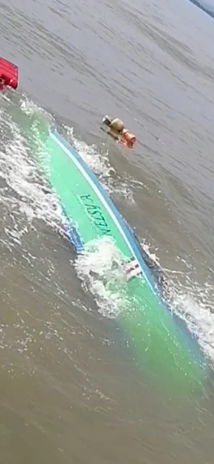 Los pescadores causaron daños a la embarcación de guardacostas. Foto MSP.