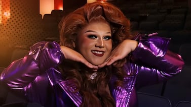 Conocido imitador explotó porque no lo dejaron grabar en plena vía pública en San José y abrió un debate