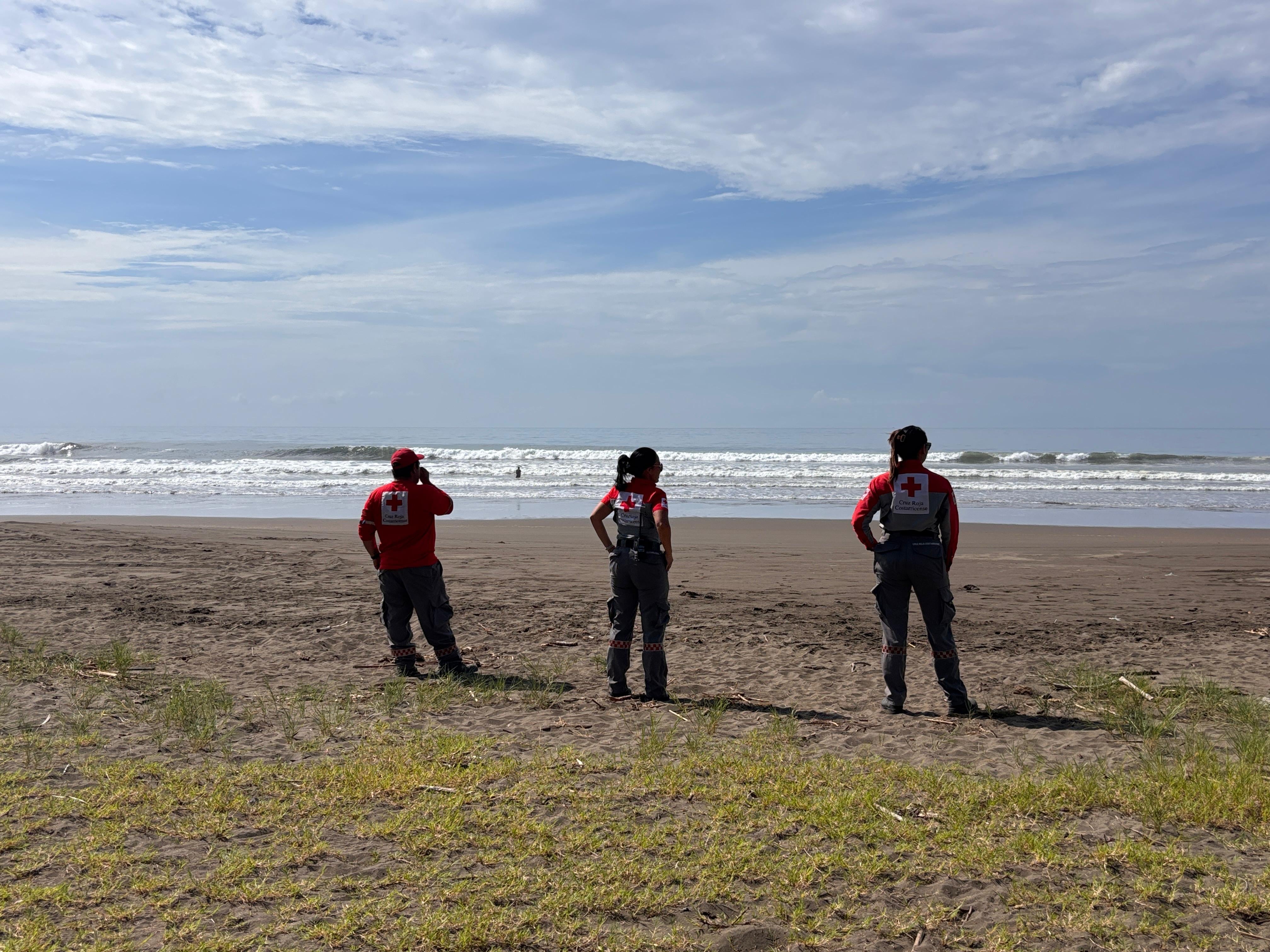 Heiner Salazar desapareció en playa Palo Seco, Parrita, el 24 de octubre del 2026 y siete días después sigue su búsqueda. Foto: Cruz Roja