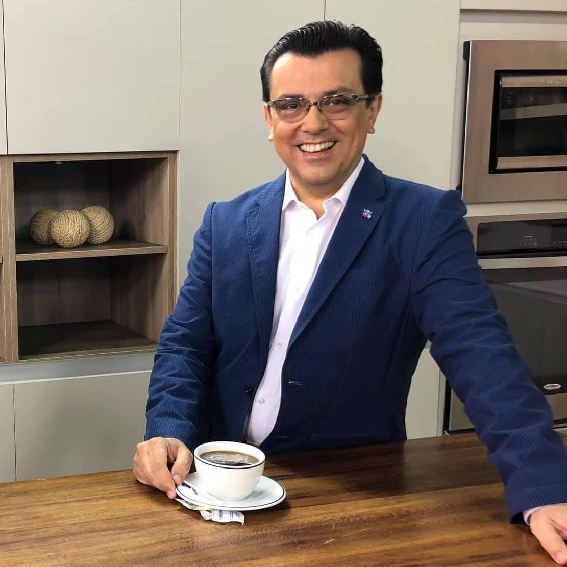 doctor Marco Vinicio Boza Hernández, médico internista e intensivista del hospital Calderón Guardia