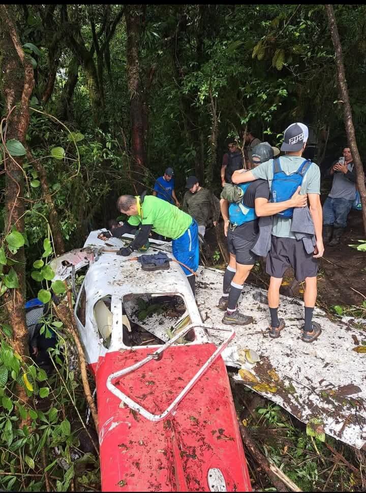 Grupos están promoviendo caminatas al lugar donde se accidentó la avioneta. Foto cortesía.
