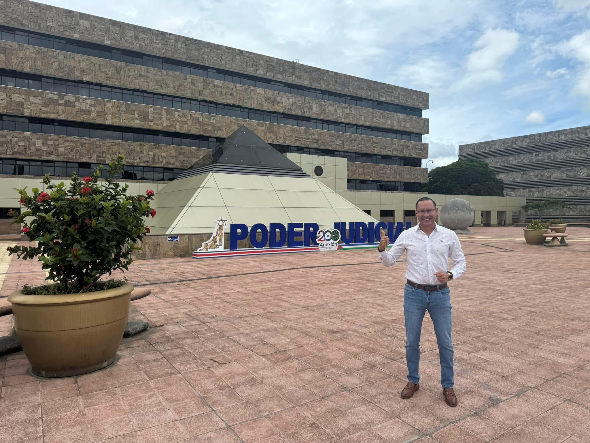 Celso Gamboa Sánchez, quien enfrenta un proceso de extradición a Estados Unidos por tráfico de drogas, ejerció varios cargos públicos como ministro de Seguridad, fiscal y director de la DIS.