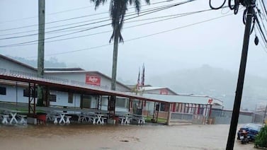 Lluvias obligan a evacuar familias en Turrialba y mantienen vigilancia por crecida de ríos en Sarapiquí